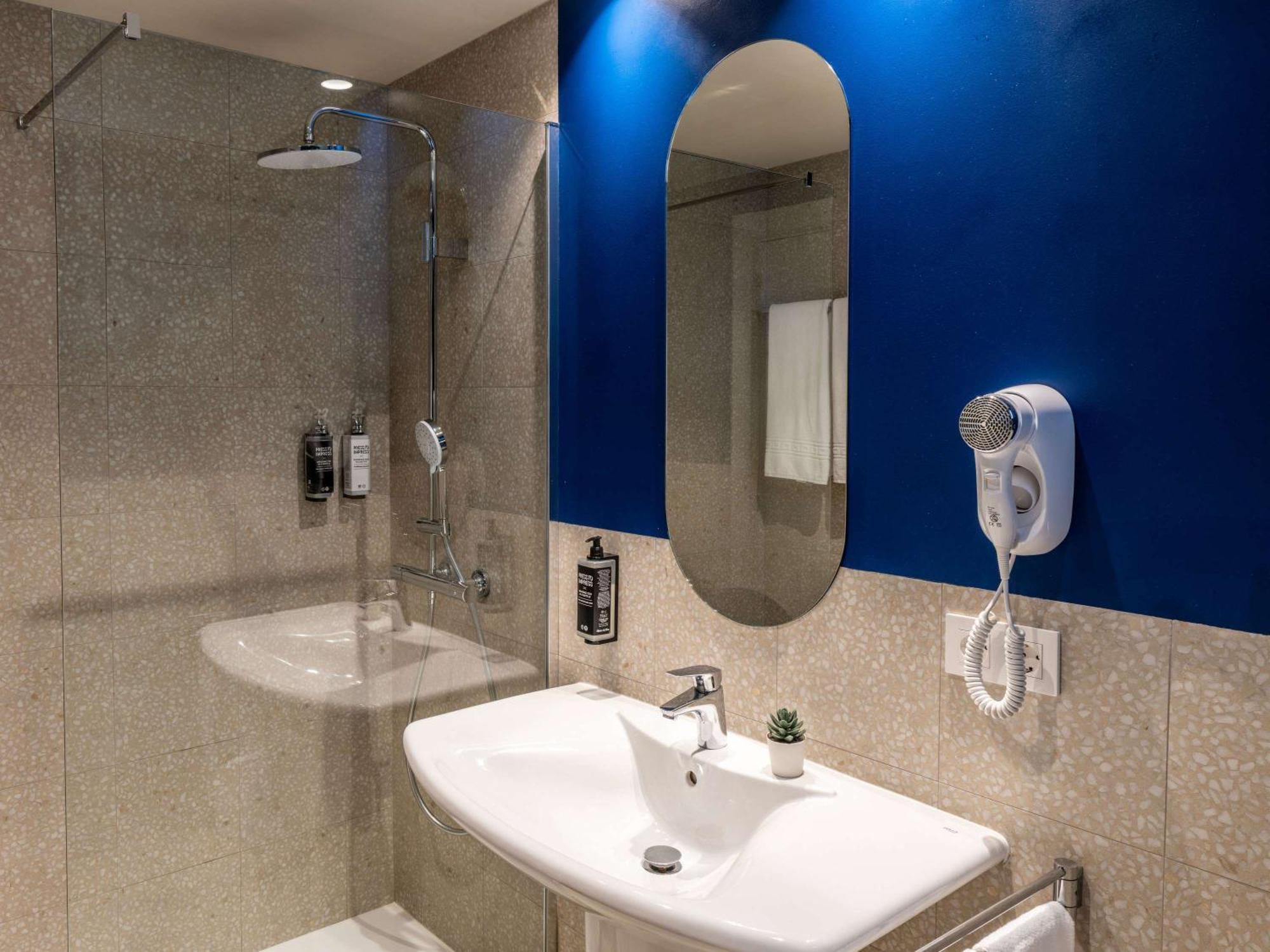 Ibis Styles Zaragoza Ramiro I Hotell Exteriör bild