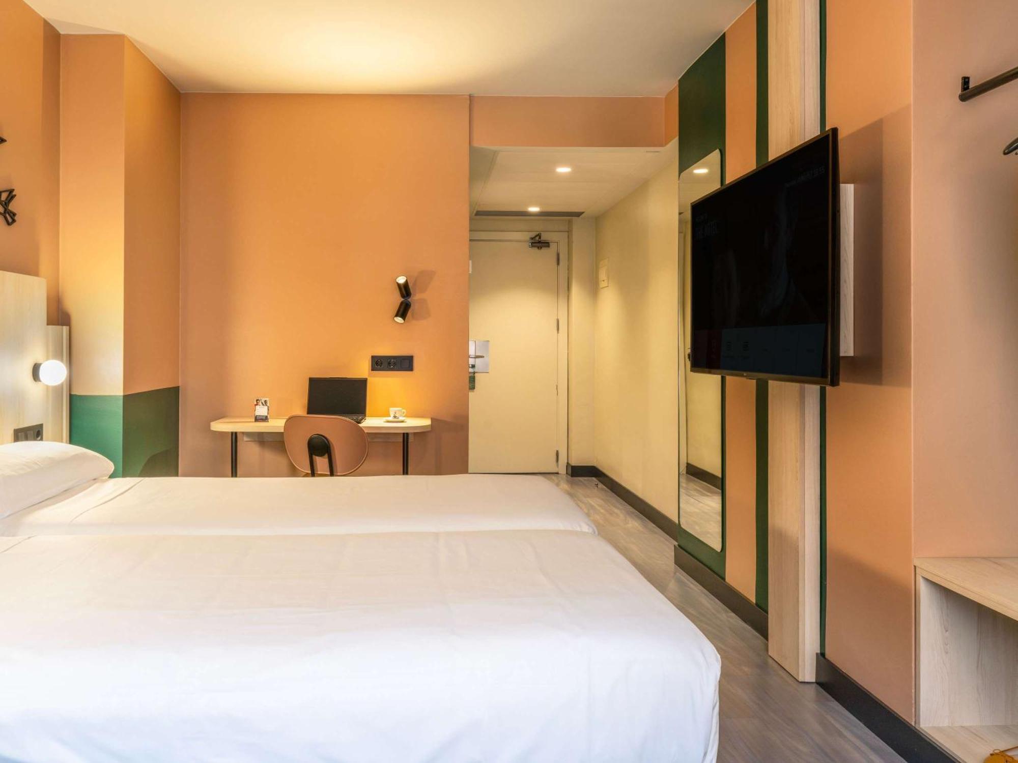 Ibis Styles Zaragoza Ramiro I Hotell Exteriör bild