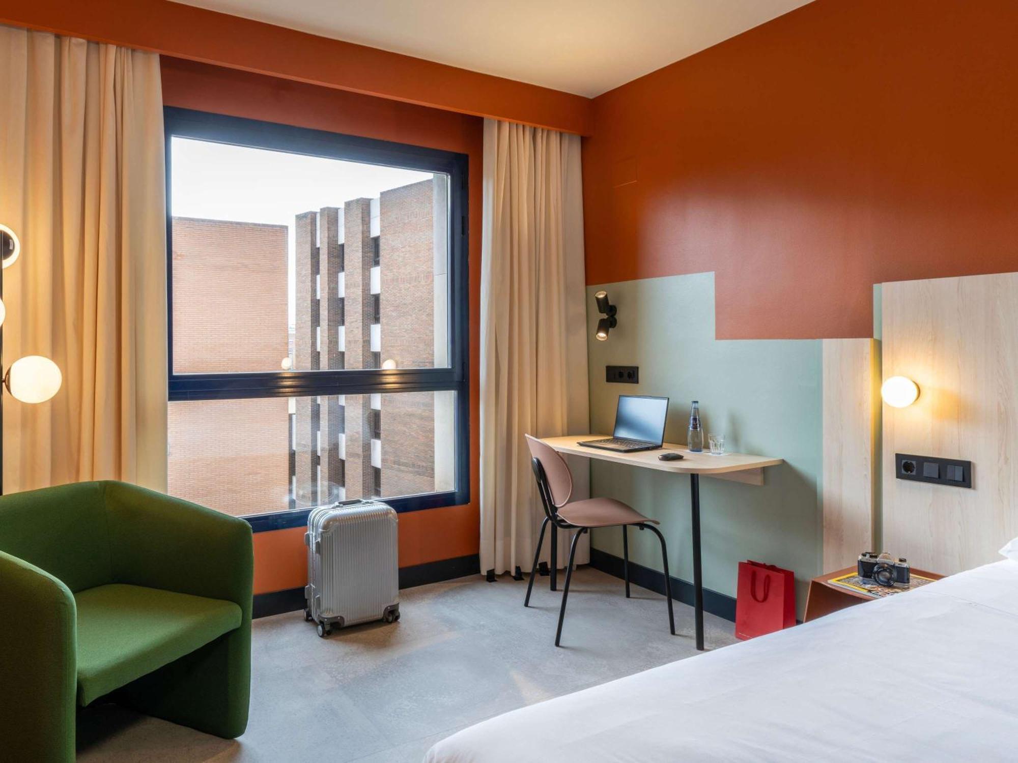 Ibis Styles Zaragoza Ramiro I Hotell Exteriör bild