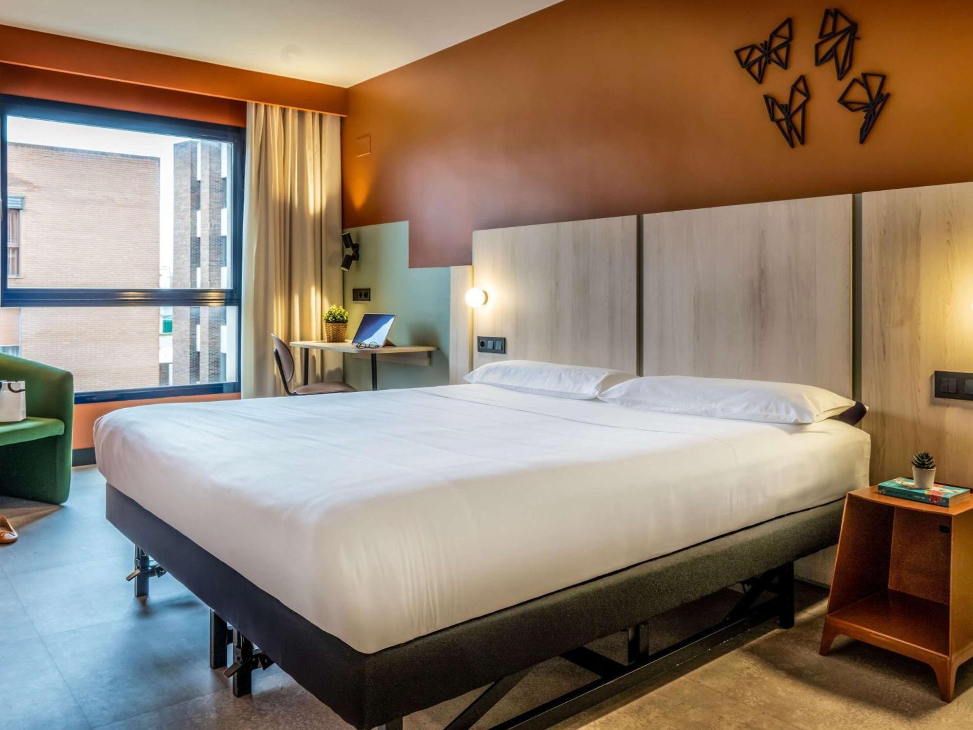 Ibis Styles Zaragoza Ramiro I Hotell Exteriör bild