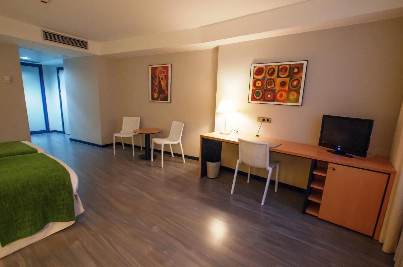 Ibis Styles Zaragoza Ramiro I Hotell Rum bild